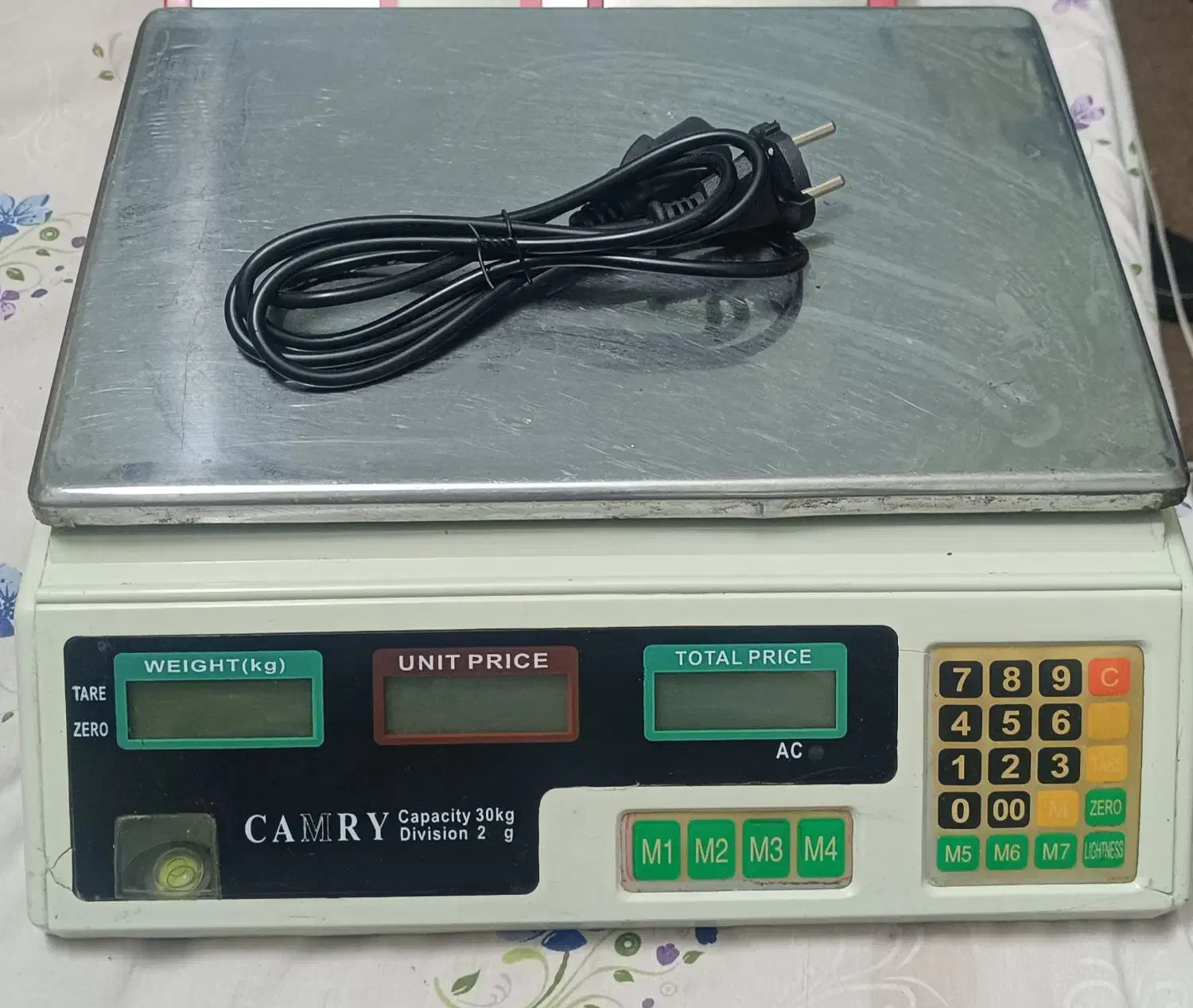 ترازو و سینی برای خشکبار و ترهبار و...|فروشگاه و مغازه|شیراز, سیاه سنگ|دیوار