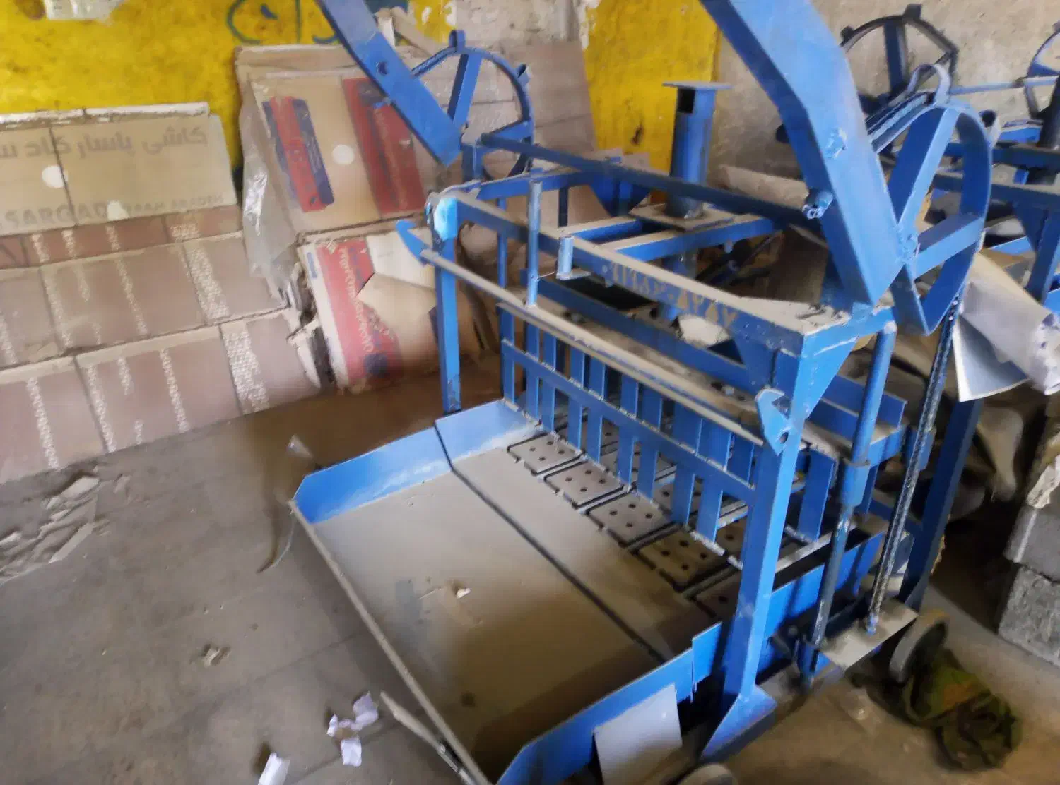 فروش دستگاه بلوک دیوار و سقفی متحرک|مصالح و تجهیزات ساختمان|بیرم, |دیوار