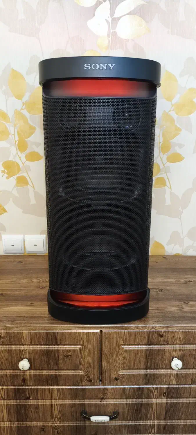اسپیکر سونی مدل xp700 همراه با کیف اصلی سونی|پخشکننده همراه|همدان, |دیوار