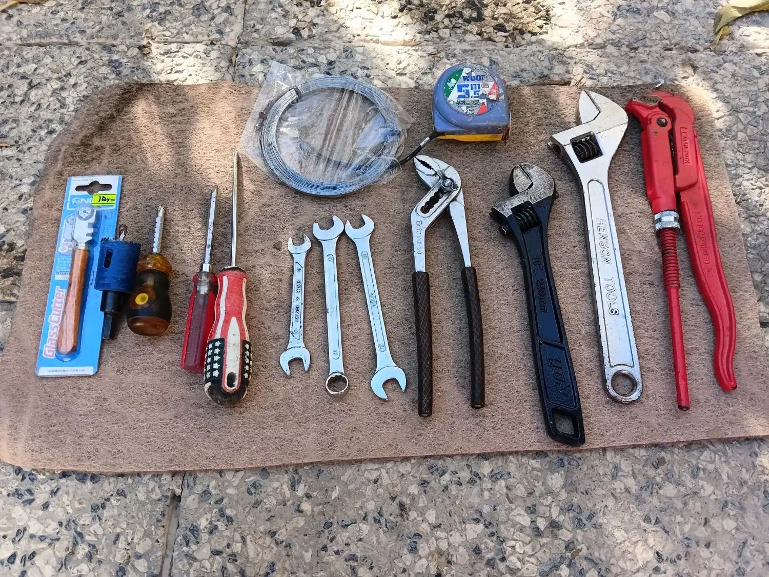 تعدادی ابزار یکجابفروش میرسد|ابزارآلات|شهریار, دهشاد پائین|دیوار