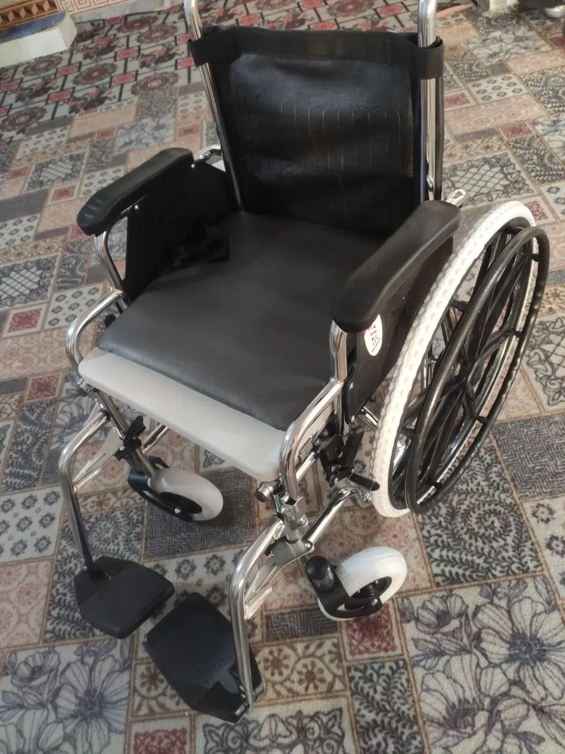 ویلچر سه کاره تاشو|آرایشی، بهداشتی، درمانی|یاسوج, |دیوار