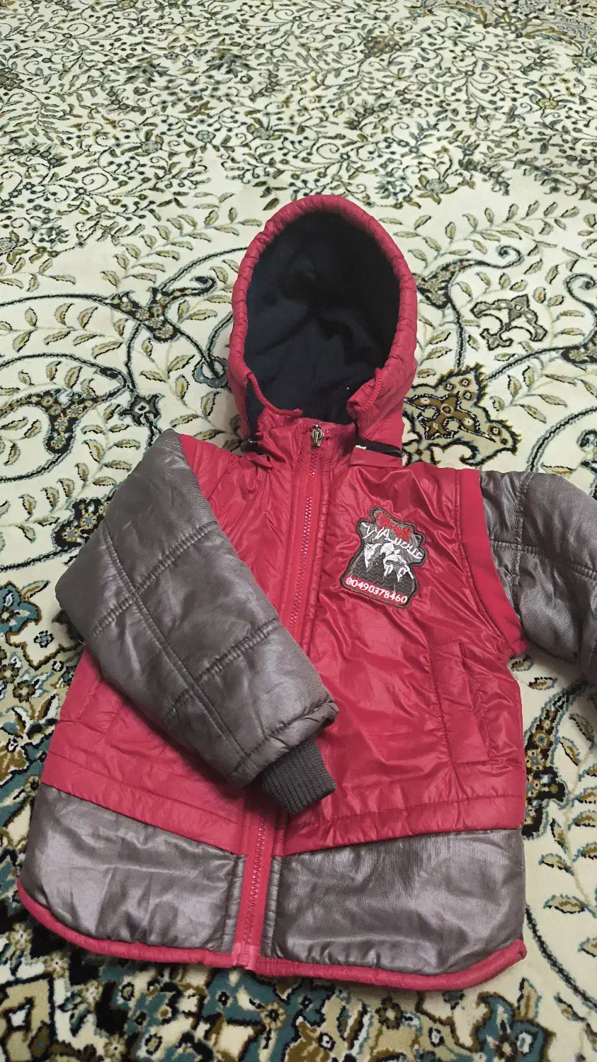 کابشن بچگانه|کفش و لباس بچه|صدرا-فارس, فاز ۲|دیوار