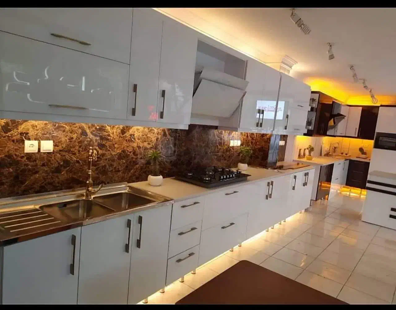 کابینت هایگلاس -ممبران- نئو کلاسیک صفحه|مصالح و تجهیزات ساختمان|اصفهان, عطار نیشابوری|دیوار