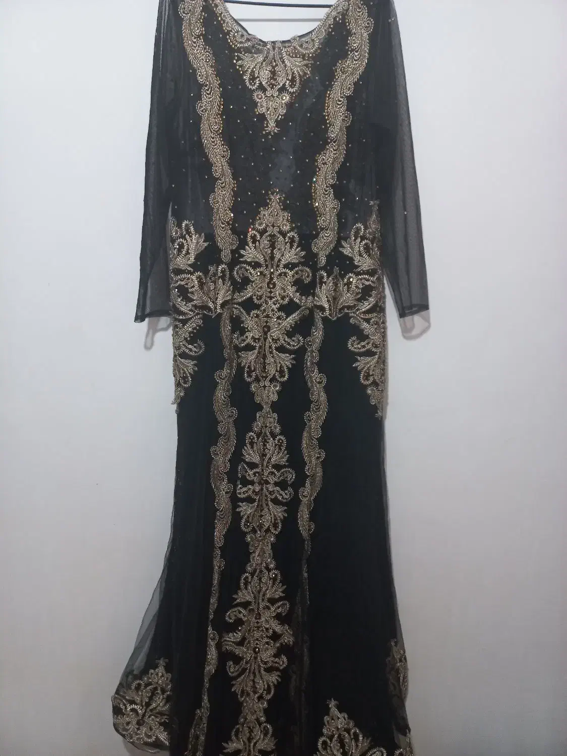 لباس مجلسی|لباس|شوط, |دیوار