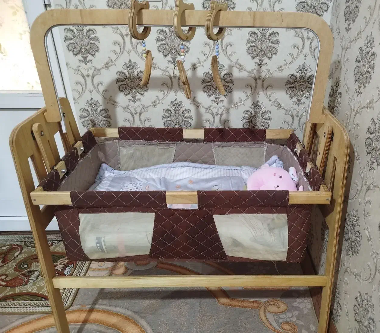 تخت کنار مادر نوزاد|تخت و صندلی بچه|بندرعباس, |دیوار