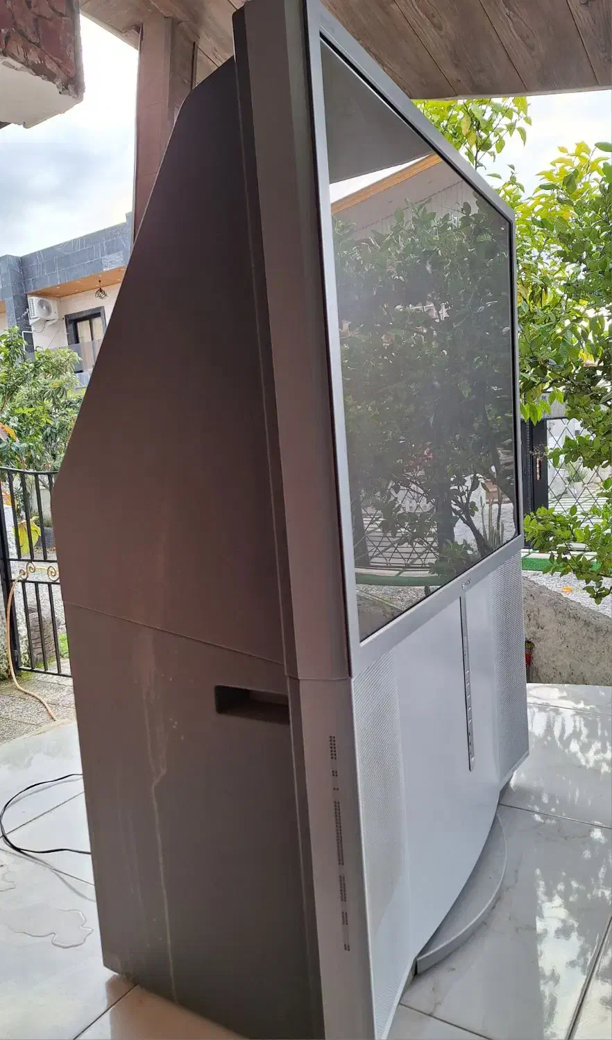 تلویزیون|تلویزیون و پروژکتور|چمستان, |دیوار