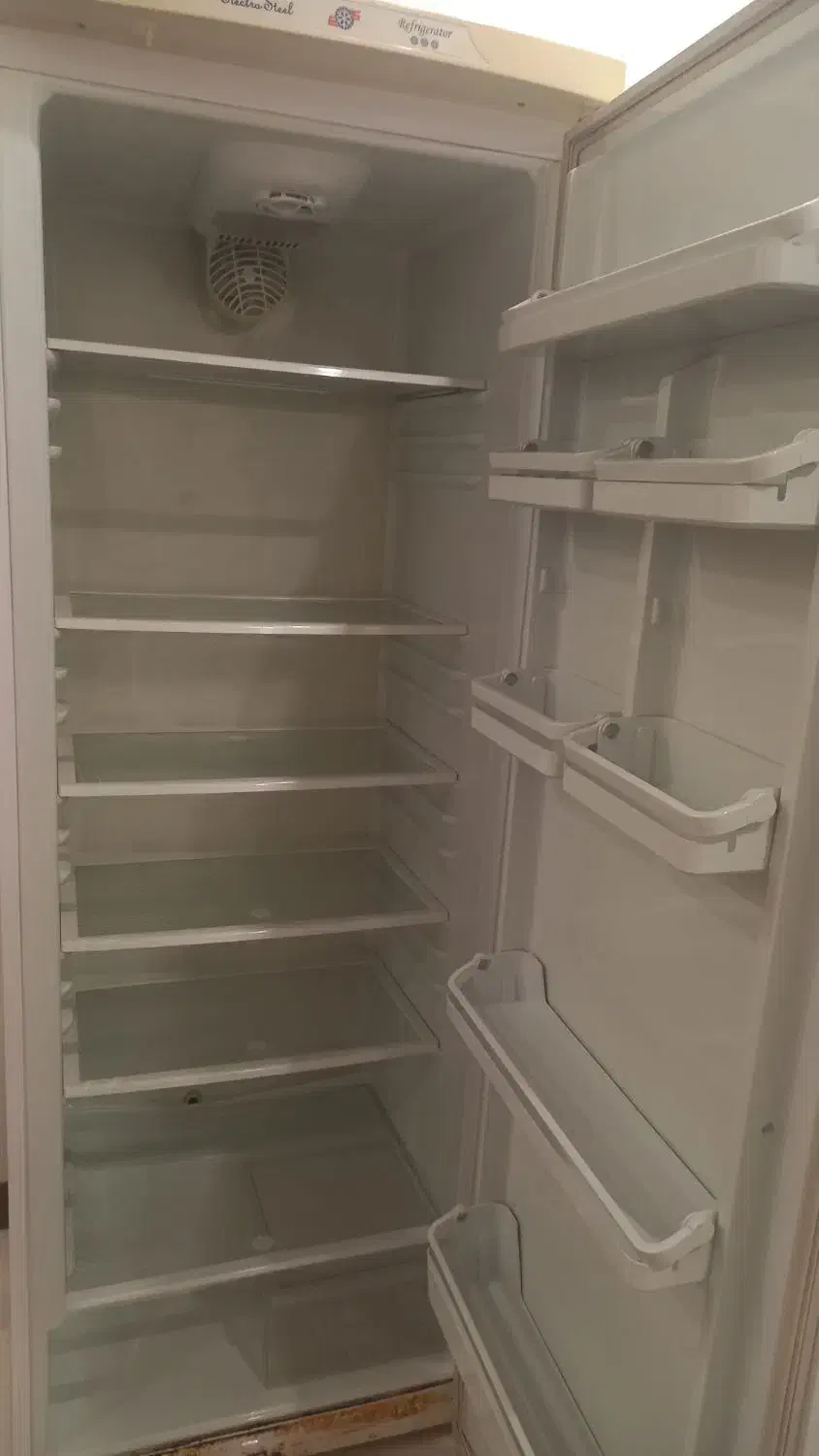 فروش یه یخچال الکترو استیل  و یه گاز پنج شعله|یخچال و فریزر|گرگان, |دیوار