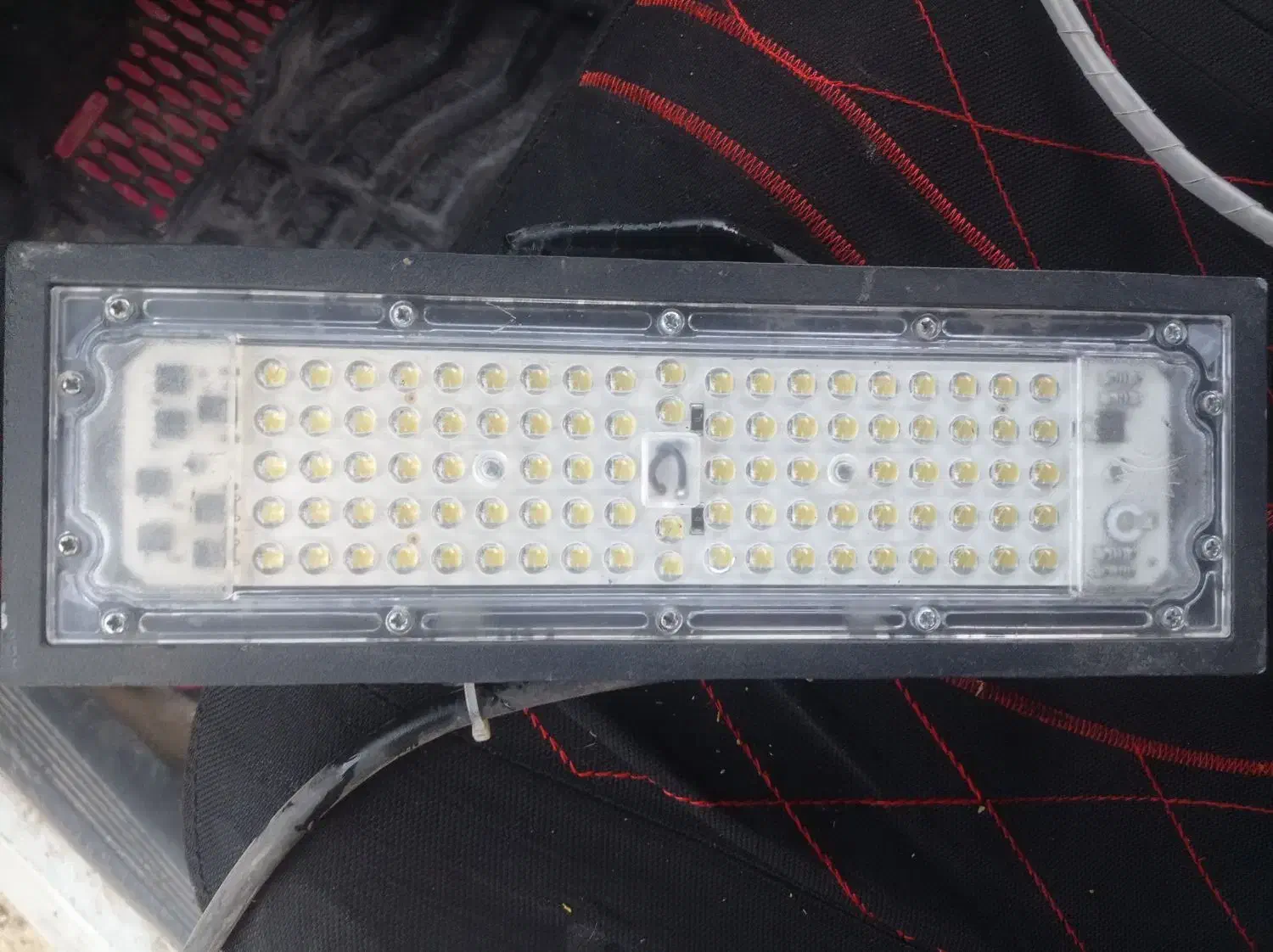 پروژکتور|لامپ و چراغ|هشتگرد, فاز ۷ مهستان|دیوار