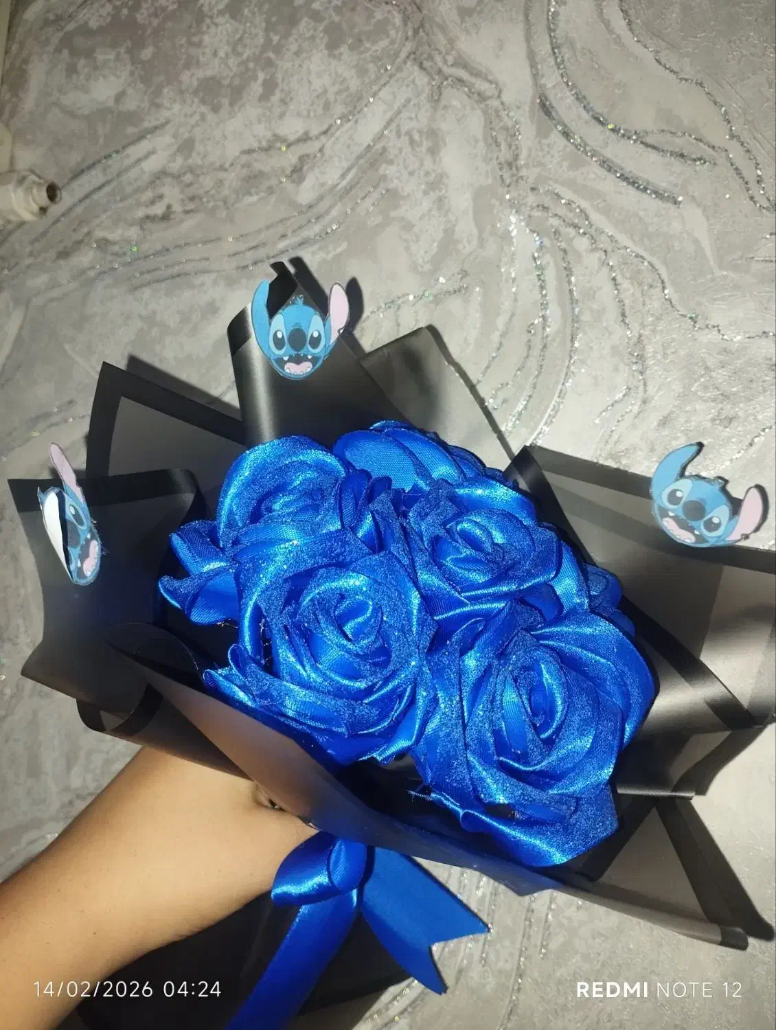 گل رز ربانی|گل مصنوعی|رباط‌کریم, رباط‌کریم|دیوار