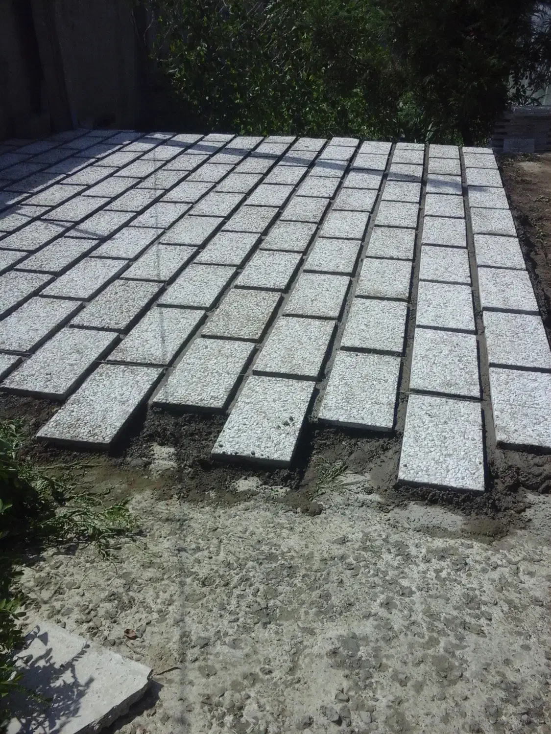 بنایی ، سنگ فرش ، موزاییک و جدول گذاری باغ و ویلا|خدمات پیشه و مهارت|رشت, گلسار|دیوار