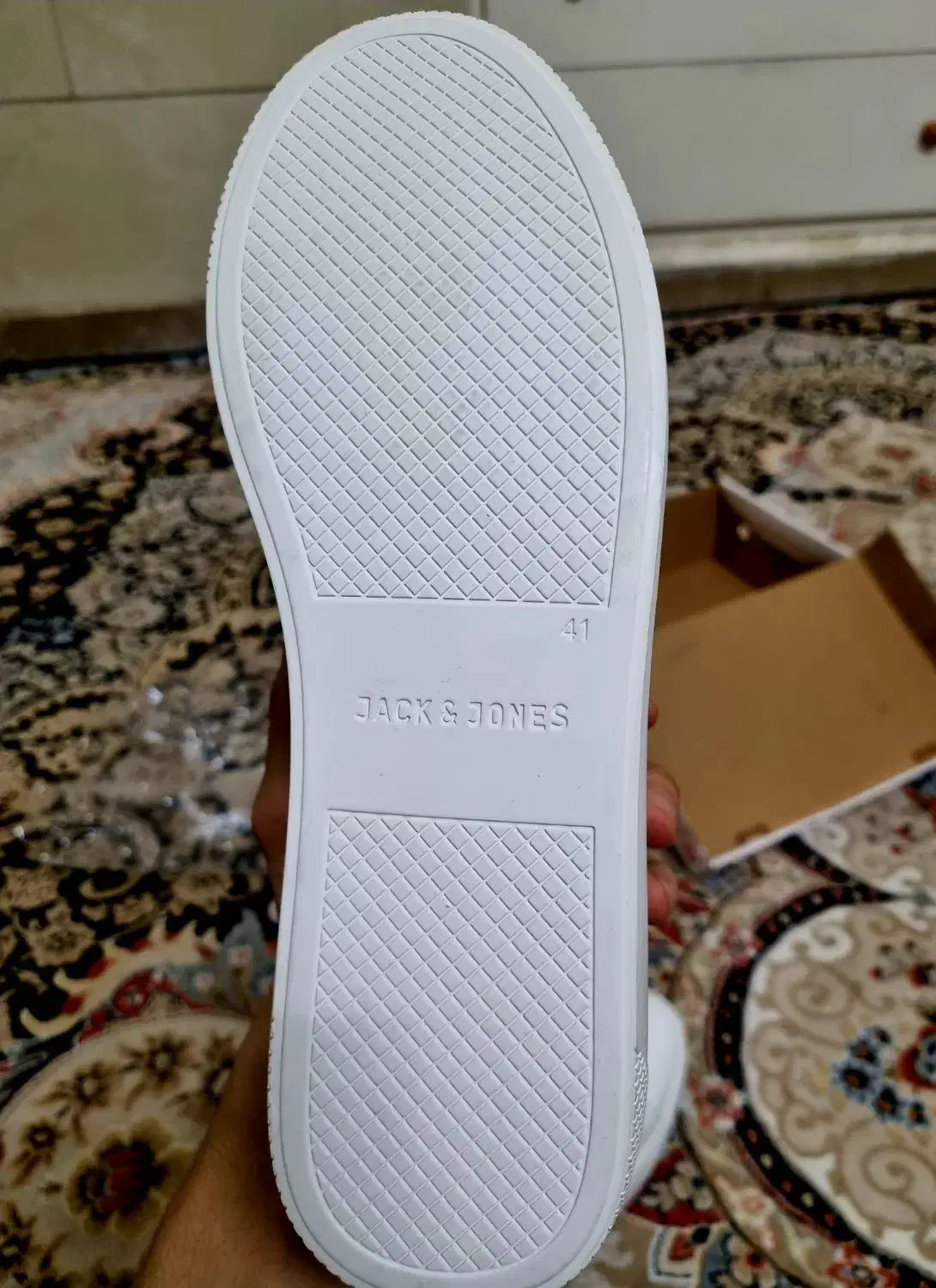 کتونی|کیف، کفش، کمربند|کهریزک, |دیوار