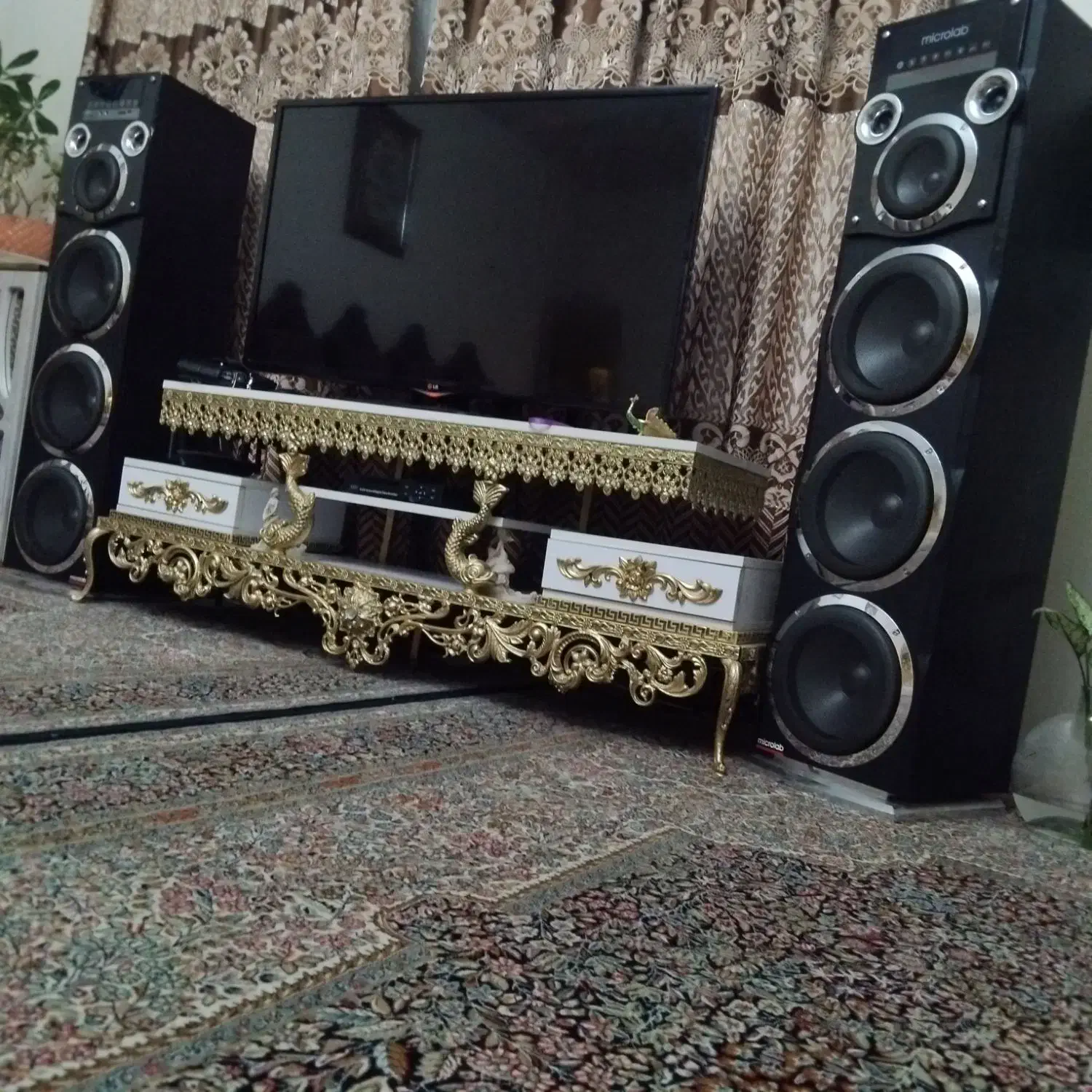 میز آل ای و غیره|بوفه، ویترین، کنسول|ماهان, |دیوار