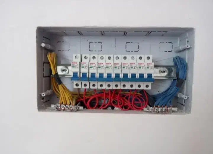 برقکاری عیب یابی رفع اتصالی|خدمات پیشه و مهارت|قم, بلوار امین و ساحلی|دیوار