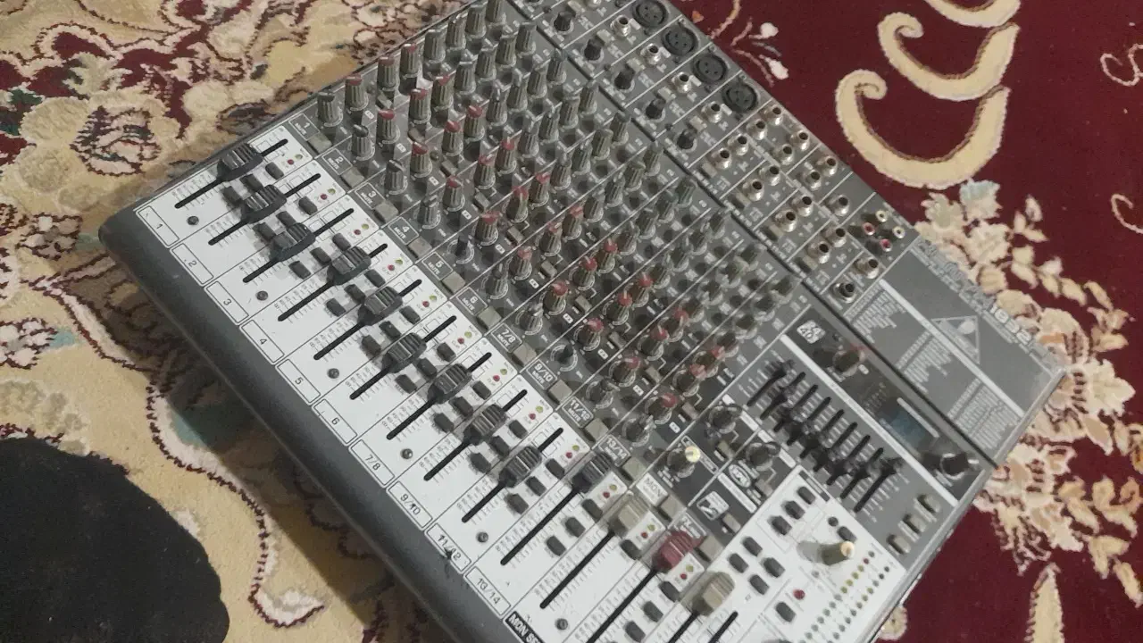 میکسر بهرینگر 1832|صوتی و تصویری|فسا, |دیوار