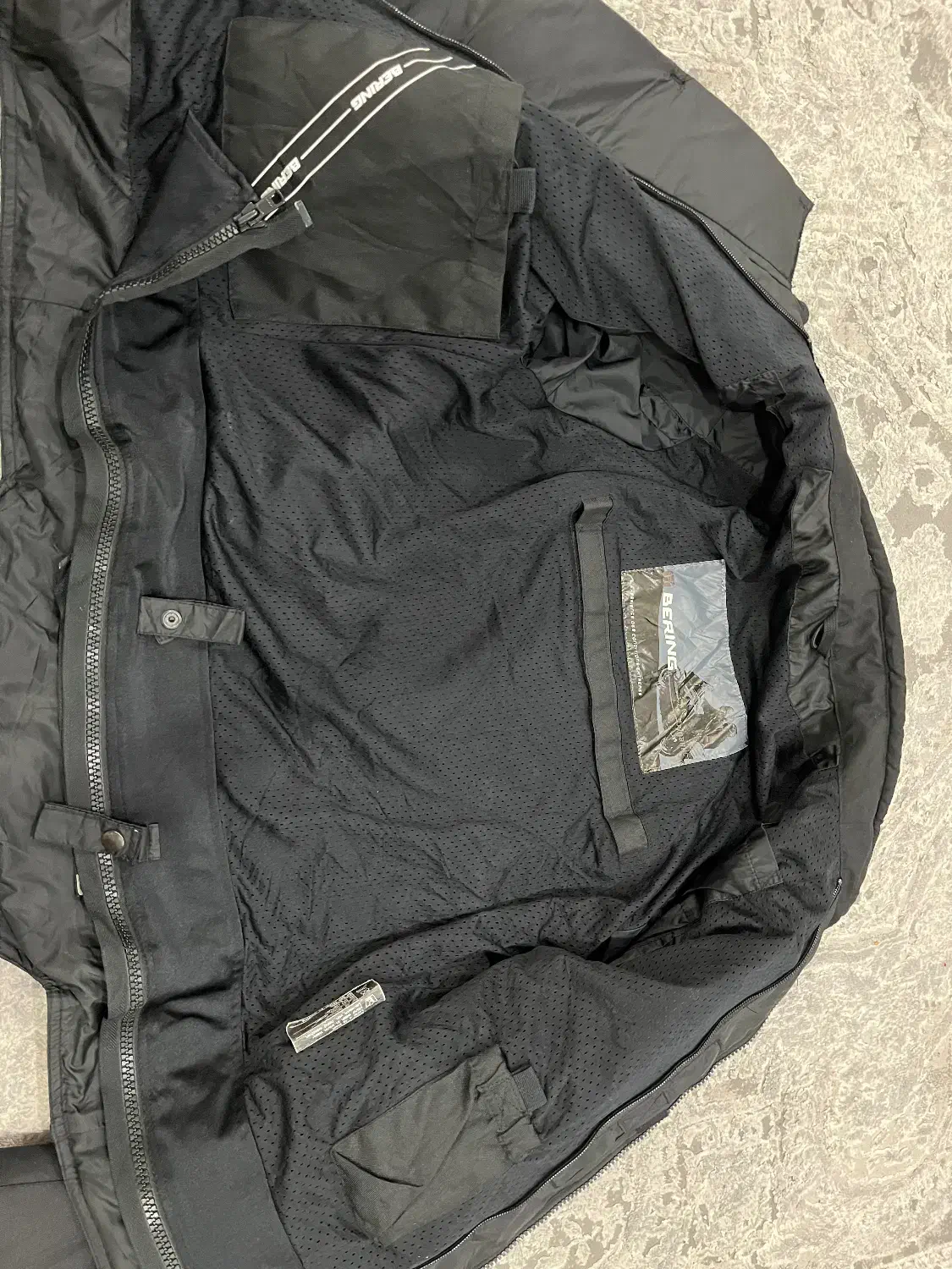 کاپشن BERINGمتور سواری اورجینال|لباس|اندیمشک, |دیوار