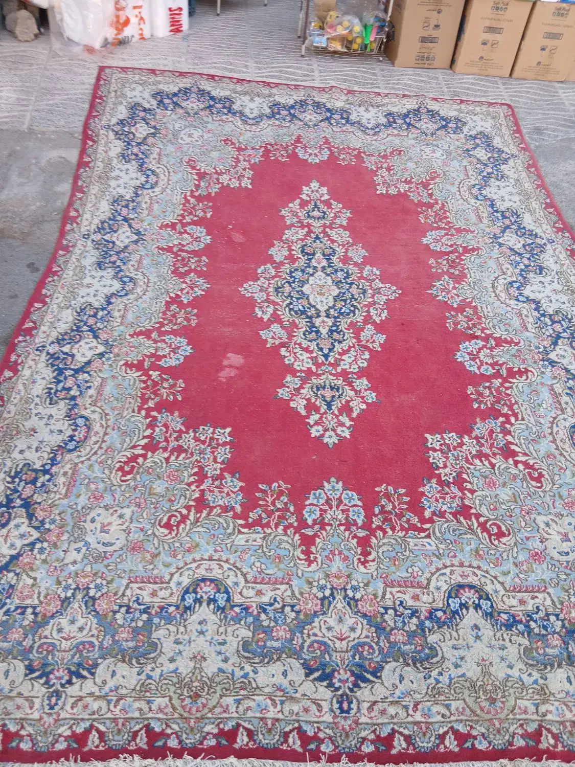 فرش دستباف کرمانی|فرش|شیراز, میرزاکوچک خان|دیوار