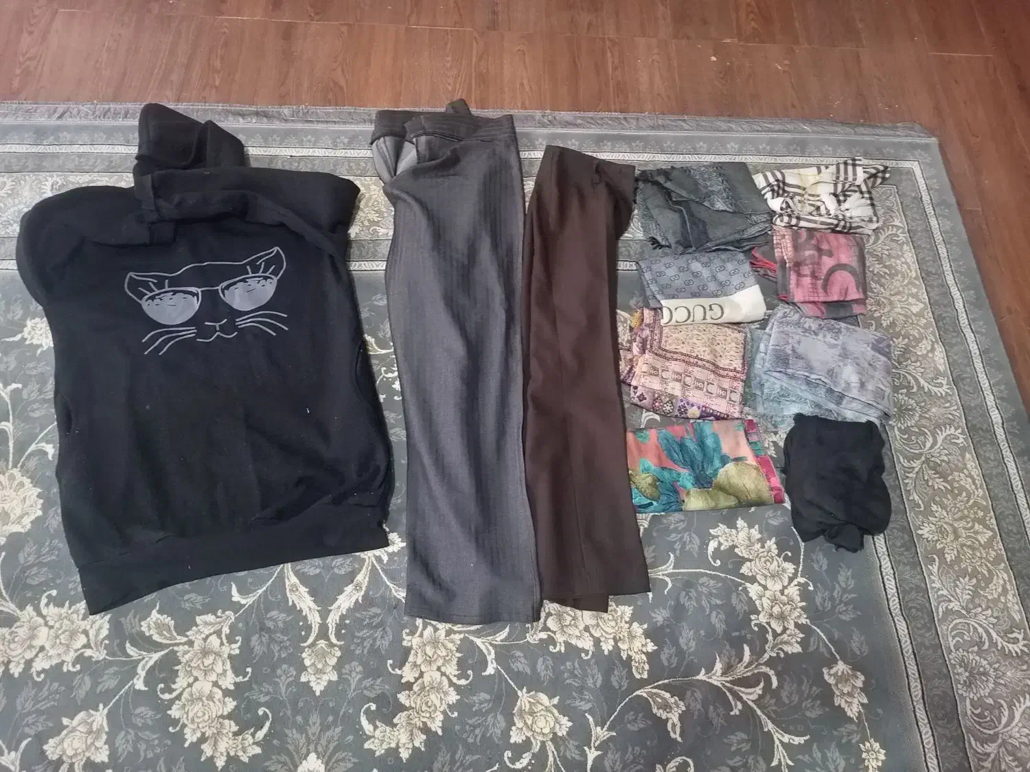 لباس|لباس|اصفهان, گلزار|دیوار