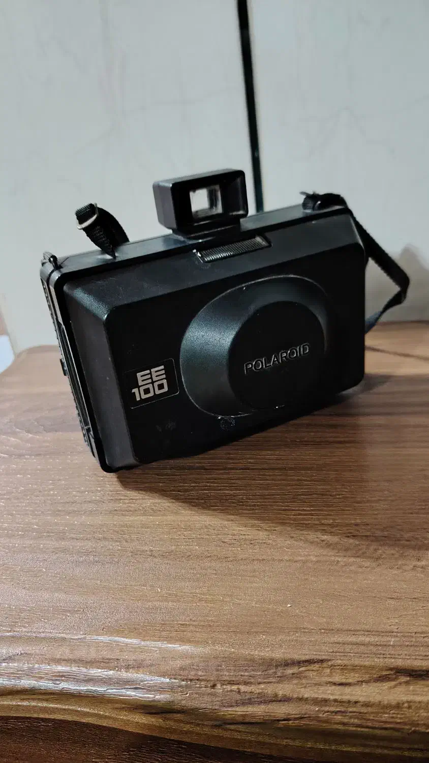 دوربین کلکسیونی|کلکسیون اشیاء عتیقه|اصفهان, باغ زرشک|دیوار