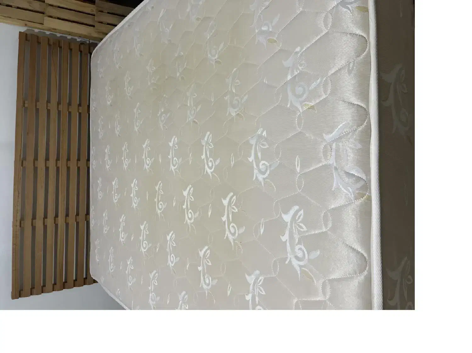 تشک  دونفره دست دوم|تشک تختخواب|شیراز, زرهی|دیوار