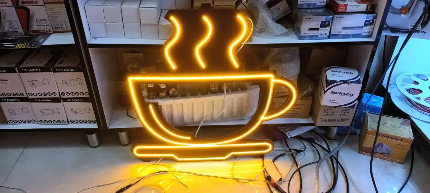 تابلوسازی برش لیزر تابلو ال ای دی نئون چلنیوم|خدمات پیشه و مهارت|بروجرد, |دیوار