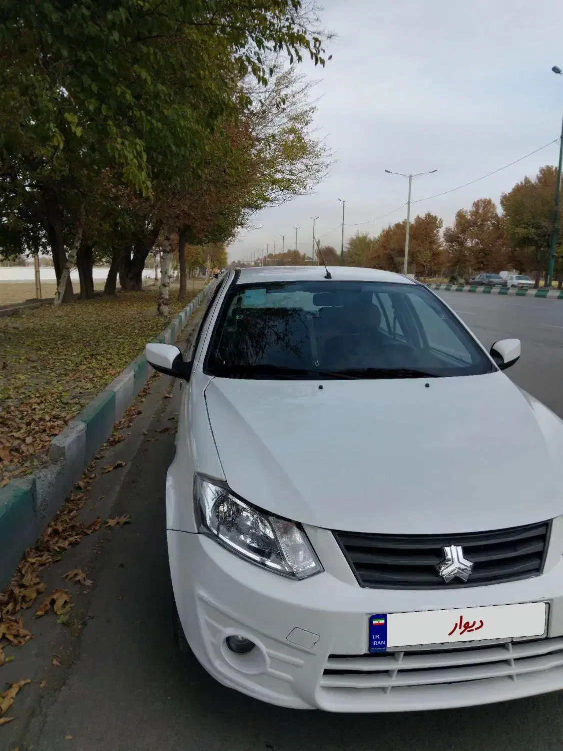 ساینا۹۸بدون رنگ درجه یک|خودرو سواری و وانت|بروجرد, |دیوار