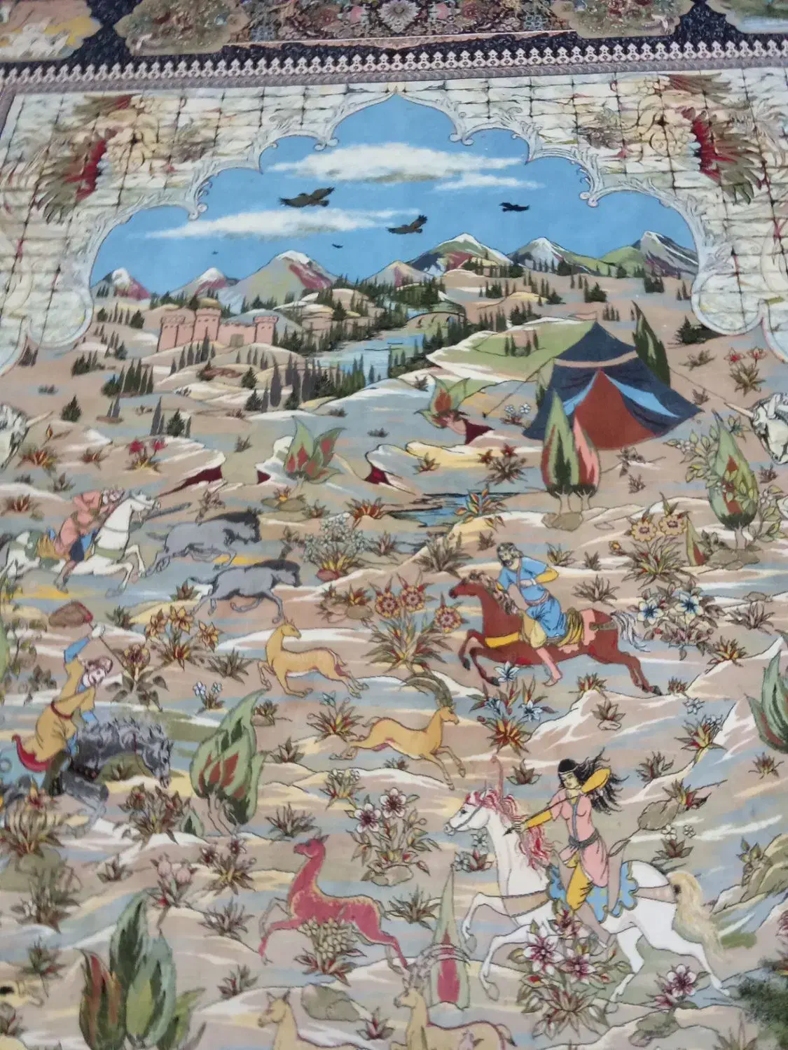 یک عدد فرش نه متری بافت طرح شکارگاه|فرش|لاهیجان, شیشه گران|دیوار