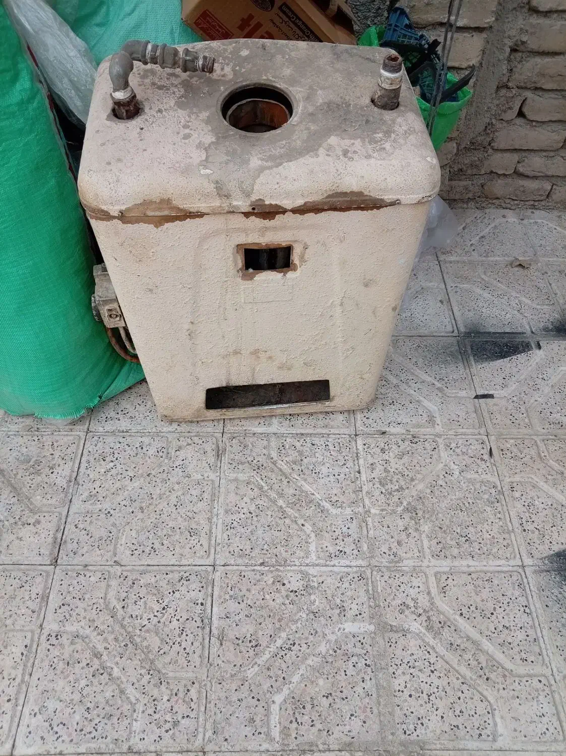 آبگرمکن و سینگ و سرشور|آرایشگاه و سالن‌های زیبایی|چناران, |دیوار