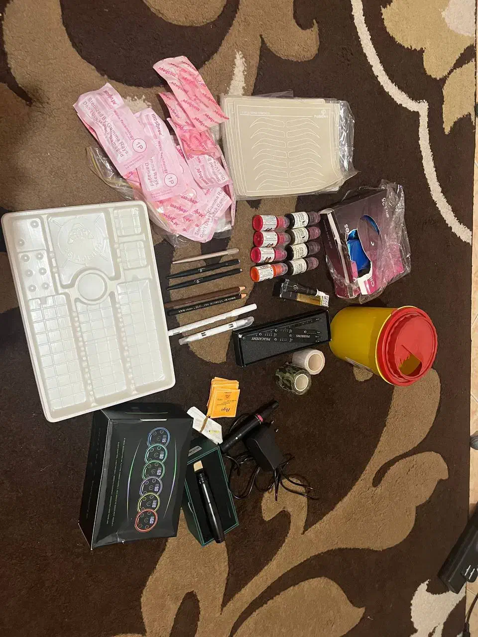 لوازم کامل میکروبلیدینگ و میکروپیگمنتیشن|آرایشگاه و سالنهای زیبایی|بابل, |دیوار