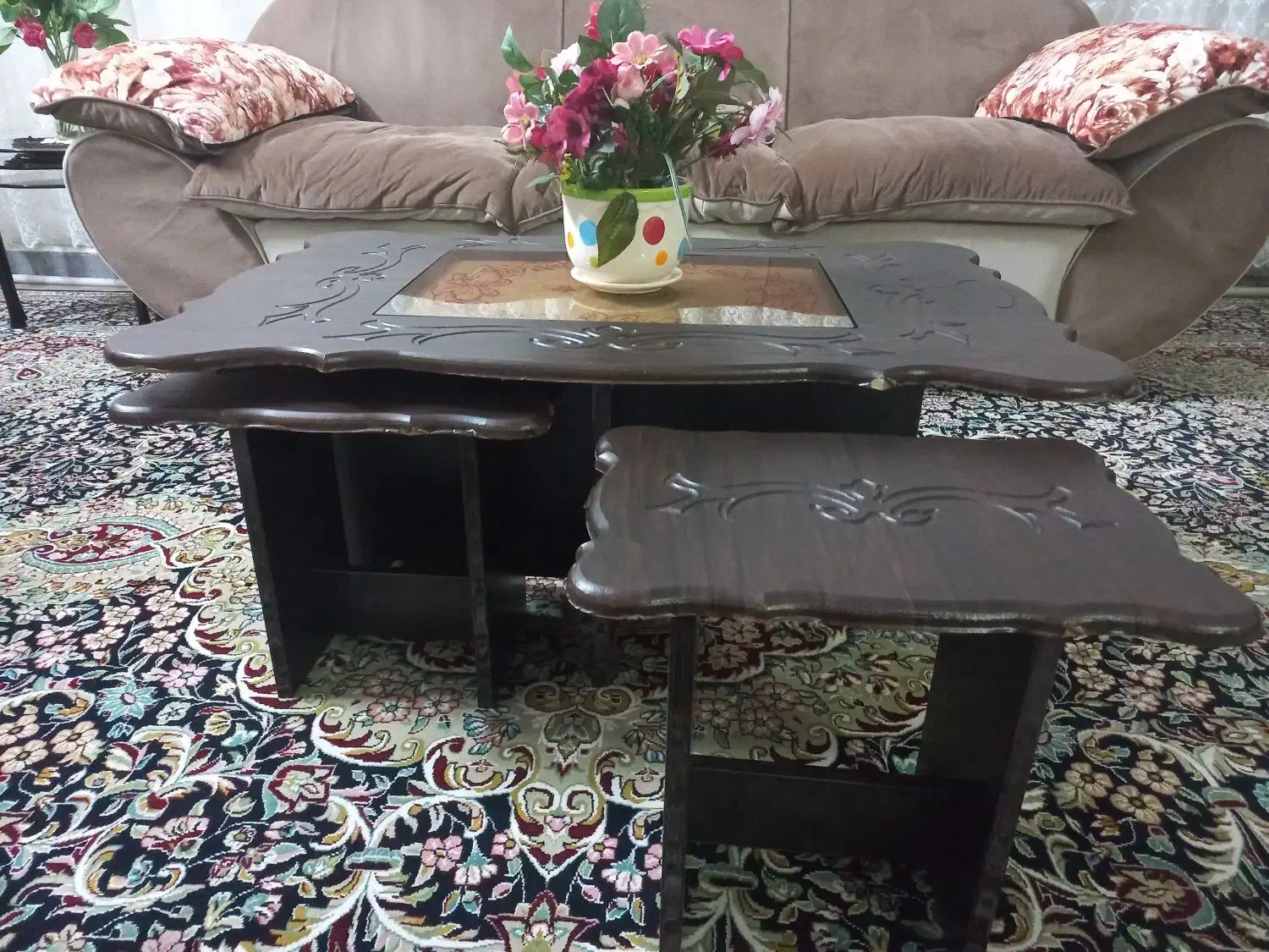 میز جلو مبلی کاملا سالم،کم جا، ب علاوه ۴میز کوچک|مبلمان خانگی و میز عسلی|ساوه, |دیوار