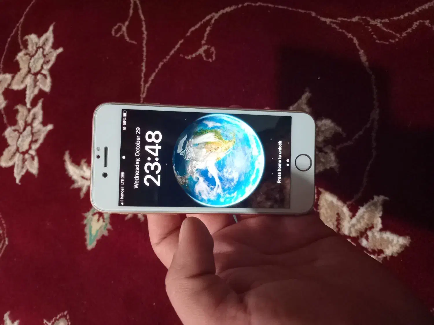 ایفون۸ سالم بدون خش|موبایل|اسلام‌‌آباد غرب, |دیوار