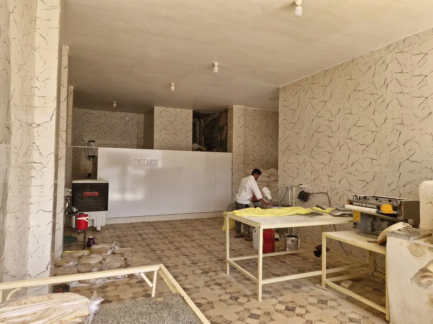 رهن واجاره مغازه ۱۰۰متری حاجی آباد|اجارهٔ مغازه و غرفه|لردگان, |دیوار