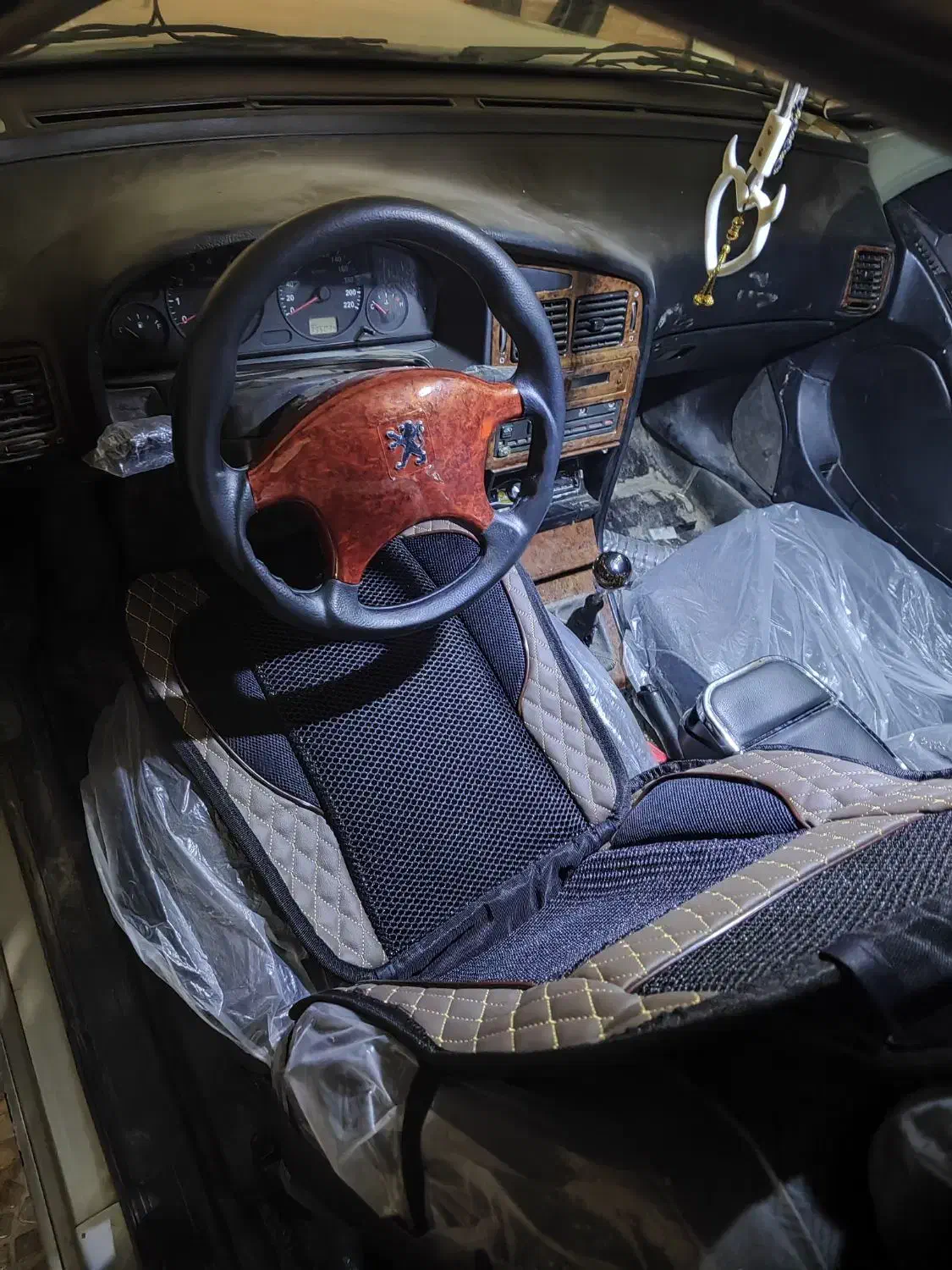 پژو پارس 84|خودرو سواری و وانت|ایرانشهر, |دیوار