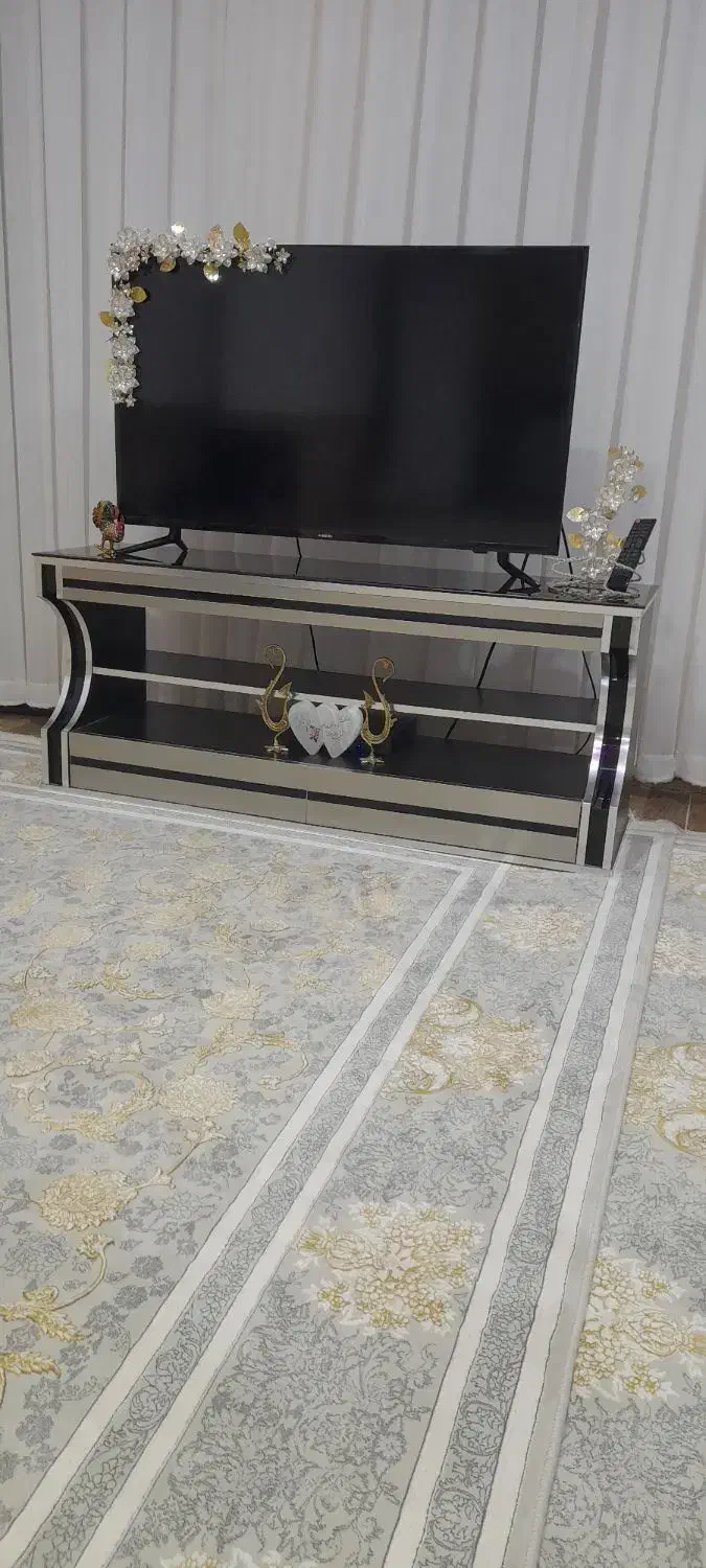 زیر تلویزیون در حد نو|میز تلویزیون|نورآباد, |دیوار