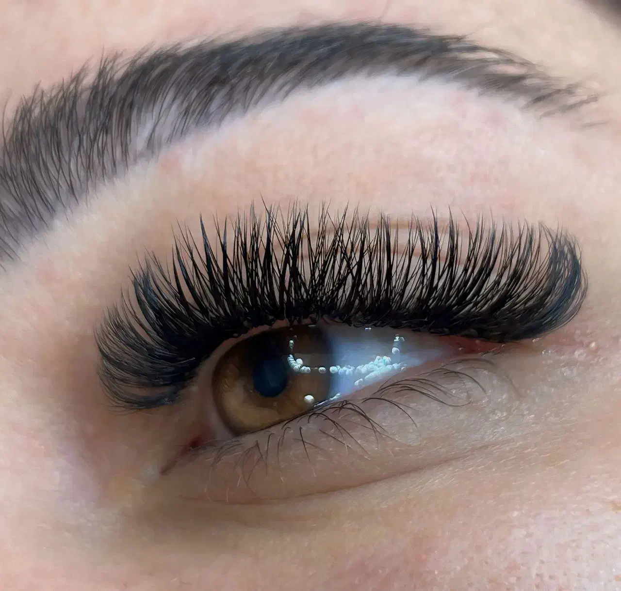 کاشت و اکستنشن مژه لیفت و لمینت مژه و ابرومیبد|خدمات آرایشگری و زیبایی|میبد, |دیوار