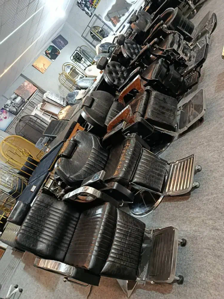 صندلی لوتوس دسته چوبی|آرایشگاه و سالن‌های زیبایی|یزد, |دیوار