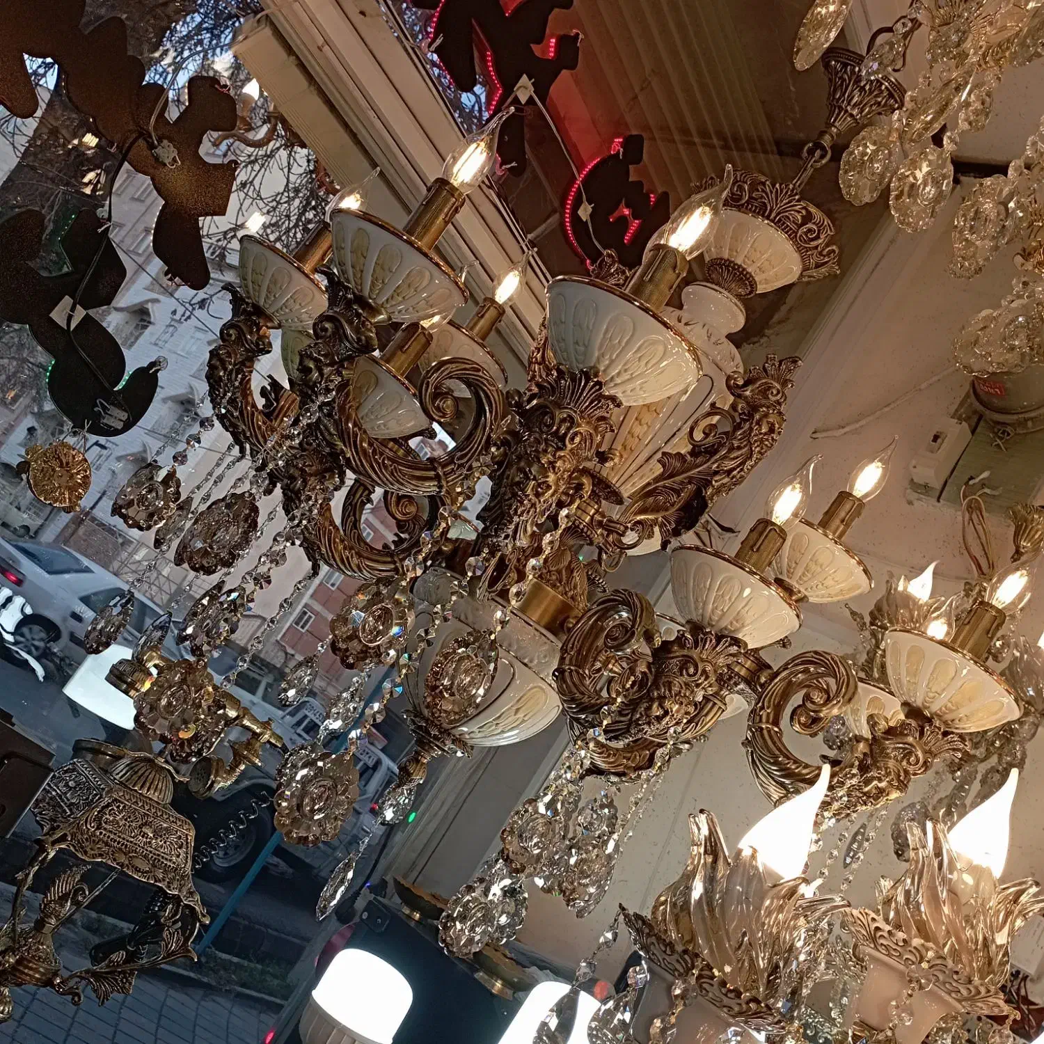 برنزو برنجی فتائی|لوستر و چراغ آویز|اردبیل, |دیوار