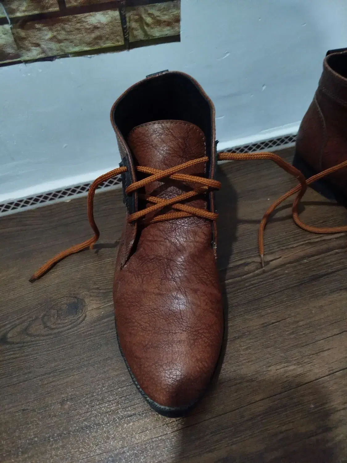 چکمه|کیف، کفش، کمربند|یاسوج, |دیوار