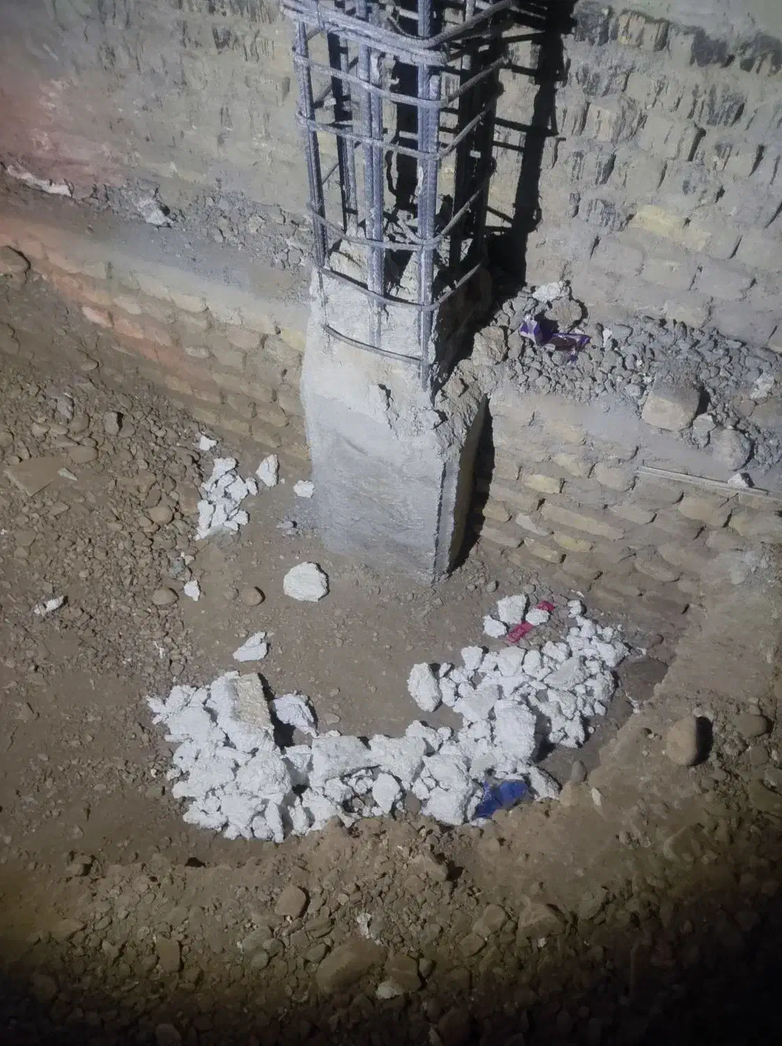 کنده کاری تخریب باپیکورحمل نخاله قیمت مناسب توافقی|خدمات پیشه و مهارت|سمنان, |دیوار