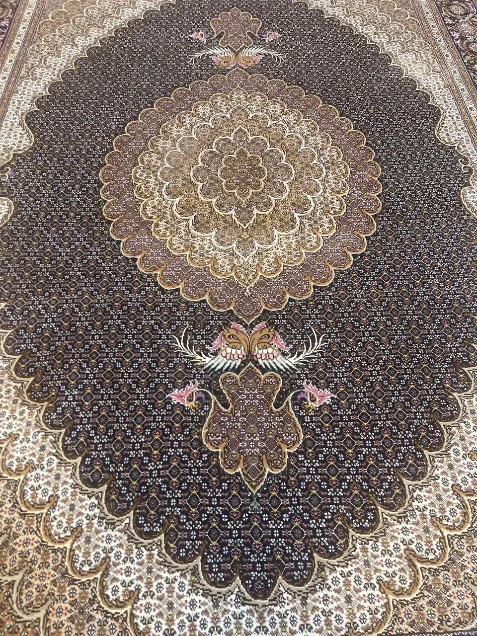 فرش دستباف (بساک) تک ۶ متری ماهی تبریز|فرش|مشکیندشت, |دیوار