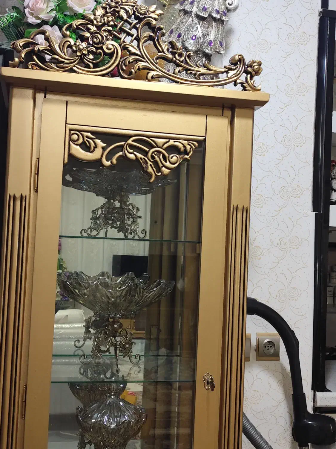 گنجه خیلی تمیز وتمیز|بوفه، ویترین، کنسول|مشهد, رسالت|دیوار