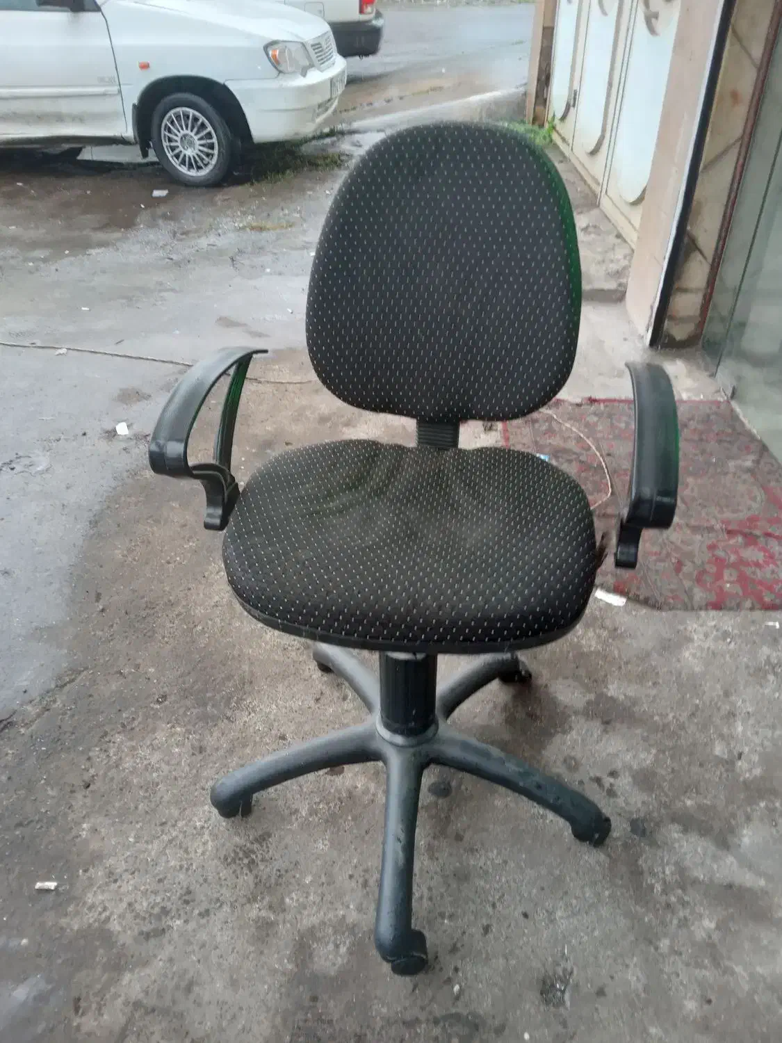 صندلی اداری چرخ دار|صندلی و نیمکت|لاهیجان, کوی آزادگان|دیوار