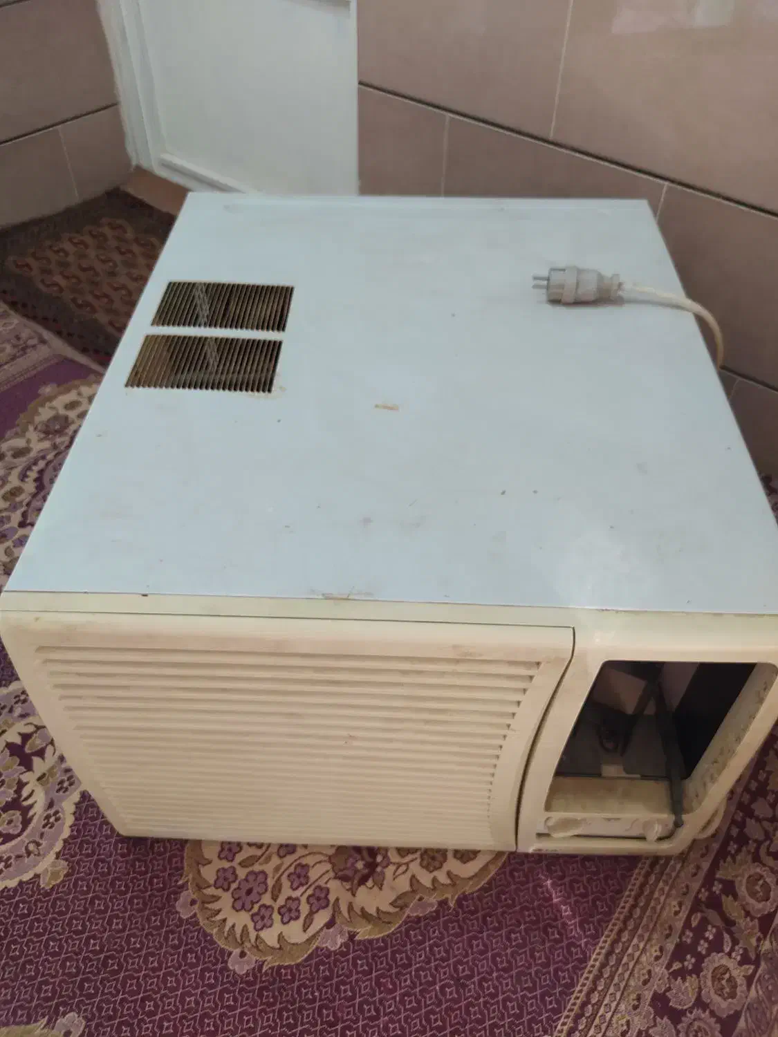 کولر پنجره ای|کولر گازی و فن‌کوئل|گنبد کاووس, |دیوار