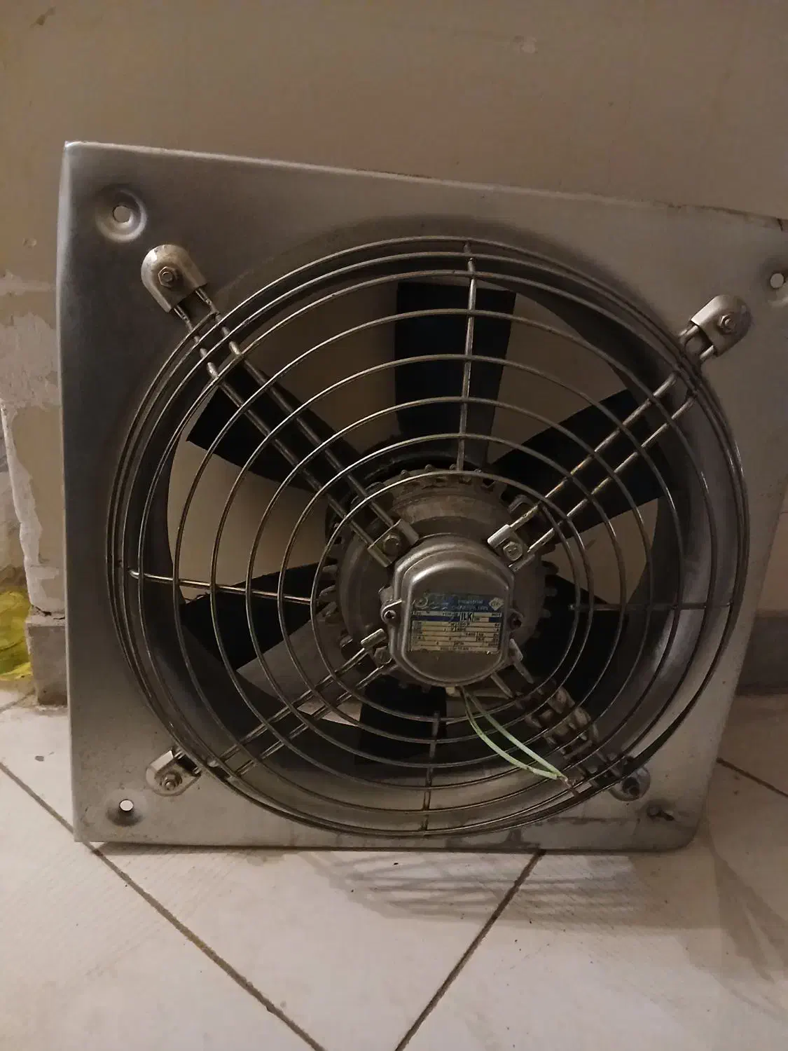 هواکش ۴۵×۴۵ درحد نو|پنکه و تصفیه‌کنندهٔ هوا|تهران, نیروی دریایی|دیوار