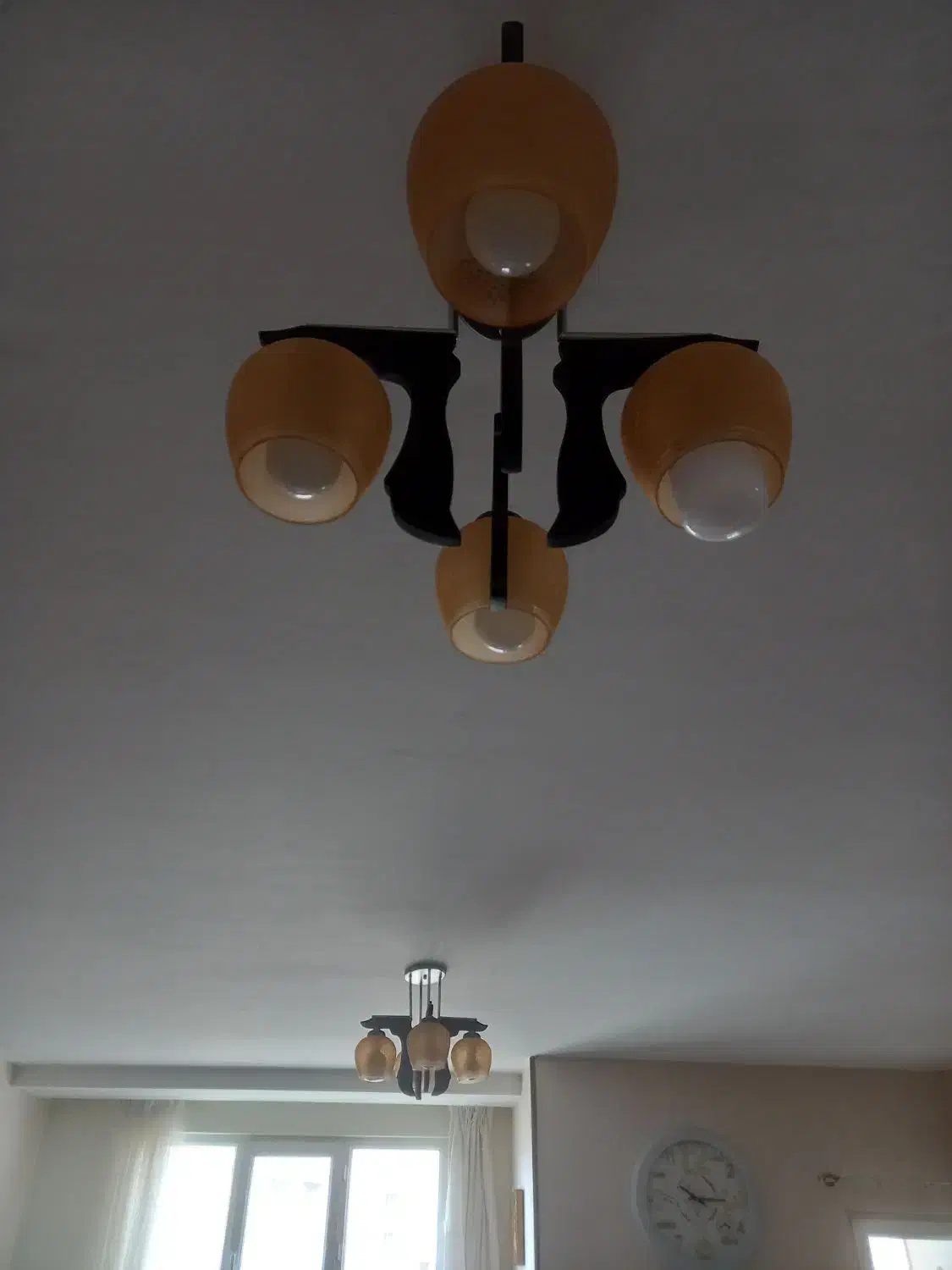 یه جفت لوستر چوبی چهار شاخه|لوستر و چراغ آویز|صدرا-فارس, فاز ۱|دیوار