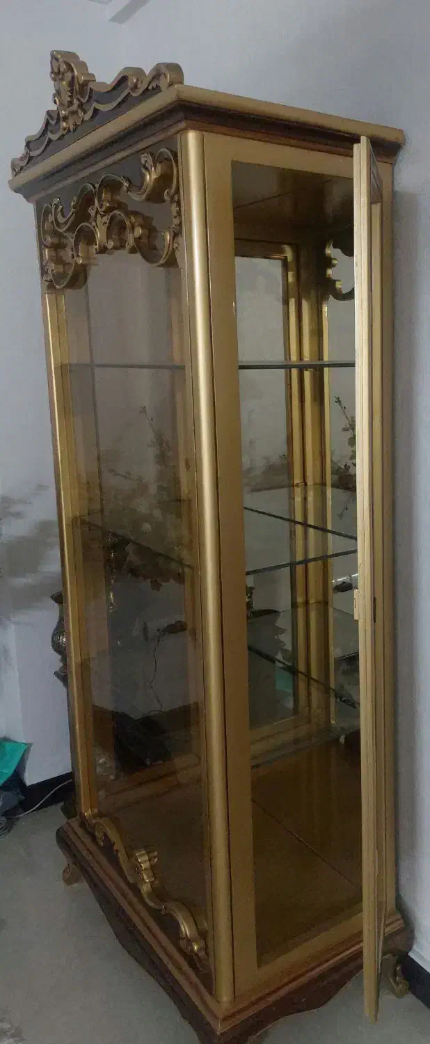 بوفه تمیز و مرتب چوب تمام راش گرجستان|بوفه، ویترین، کنسول|تهران, مینای شمالی (مخبر)|دیوار