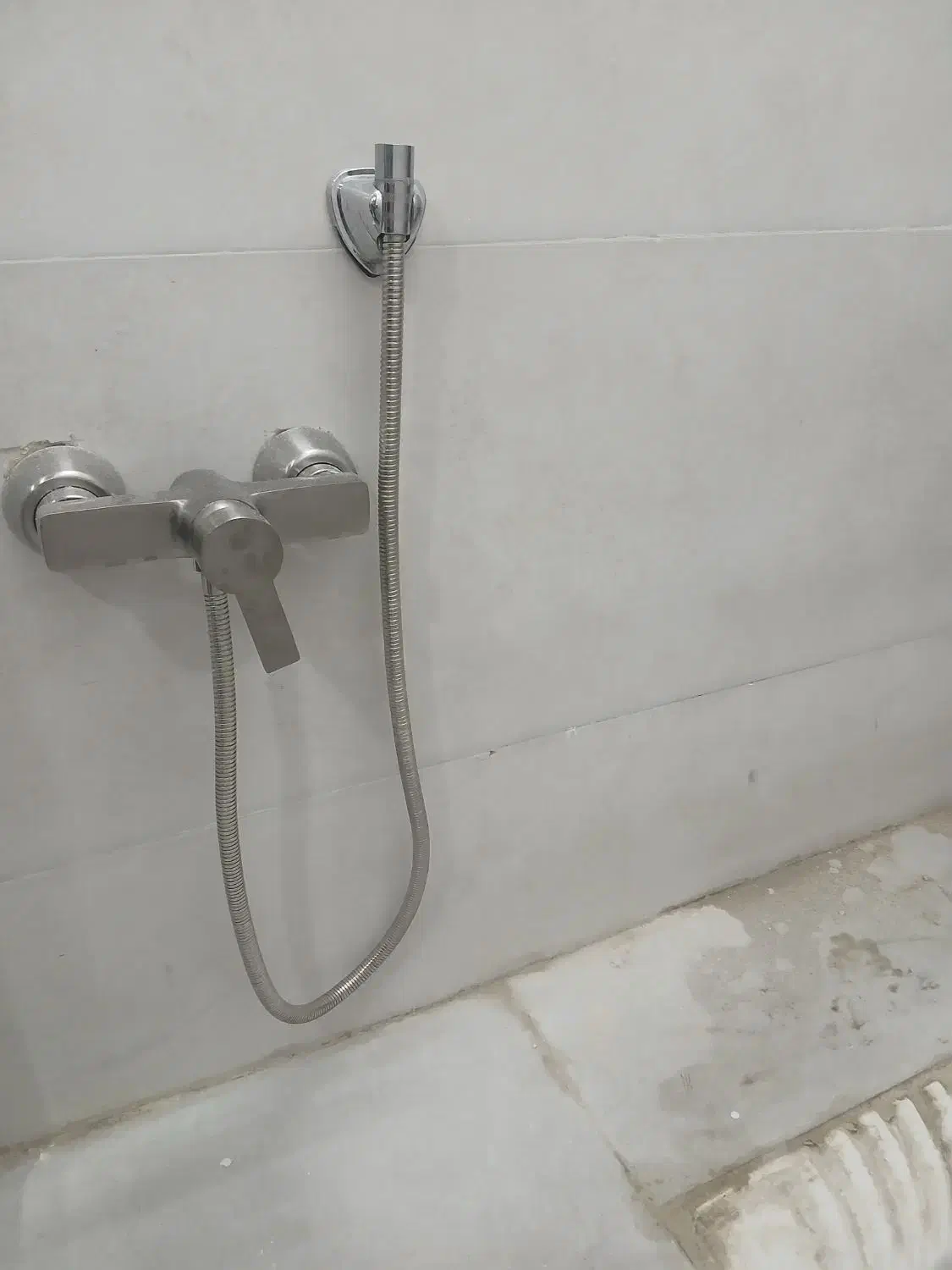 تعمیر و تعویض و نصب(لوله کشی و برقکاری)|خدمات پیشه و مهارت|بهبهان, |دیوار