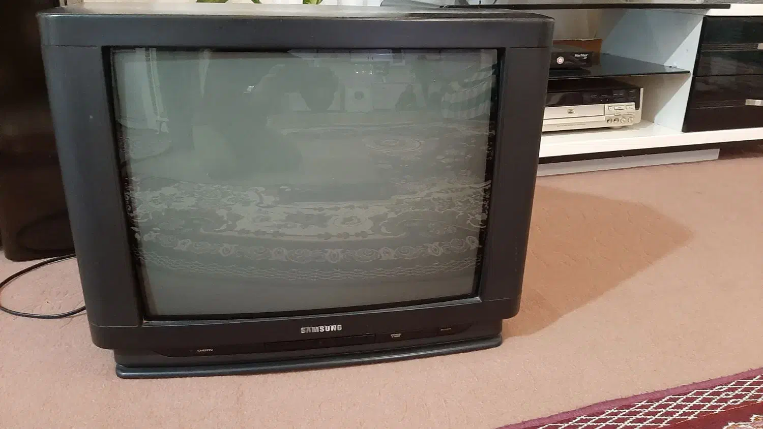تلویزیون۲۱ اینچ سامسونگ|تلویزیون و پروژکتور|خوی, |دیوار