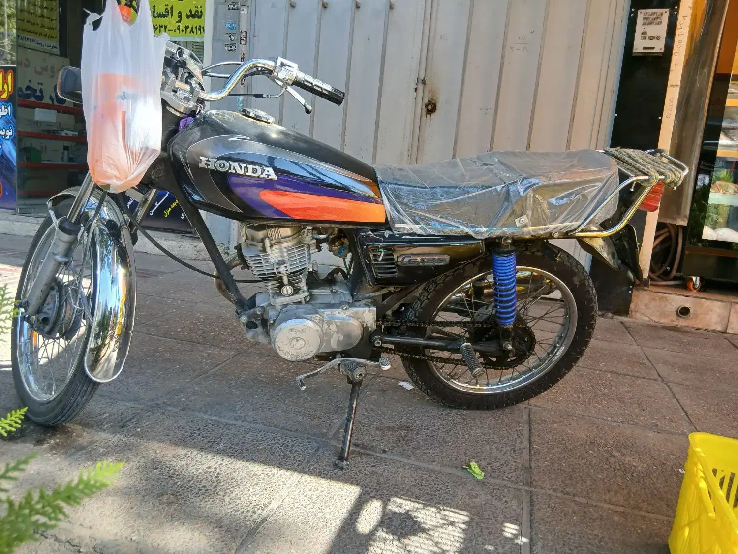 هندا۱۲۵ تیزتک کاران|موتورسیکلت|شیراز, کوشک میدان|دیوار