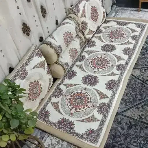 خوش نشین دل نشین|پشتی|بروجرد, |دیوار