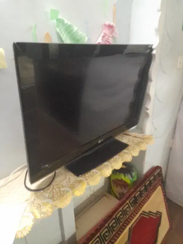 تلوزیون lcd32LG|تلویزیون و پروژکتور|قزوین, |دیوار